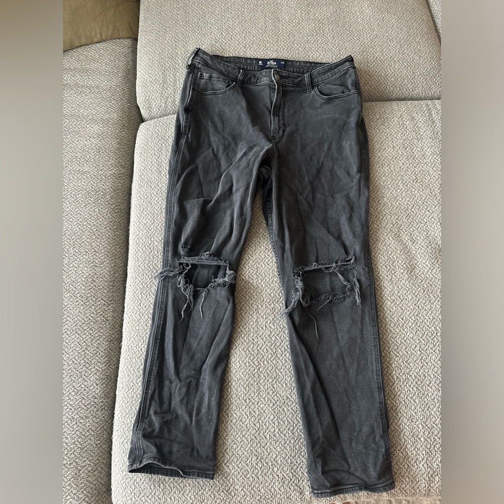 Distressed black Women's Jeans 
Hollister ultra high rise mom jeans